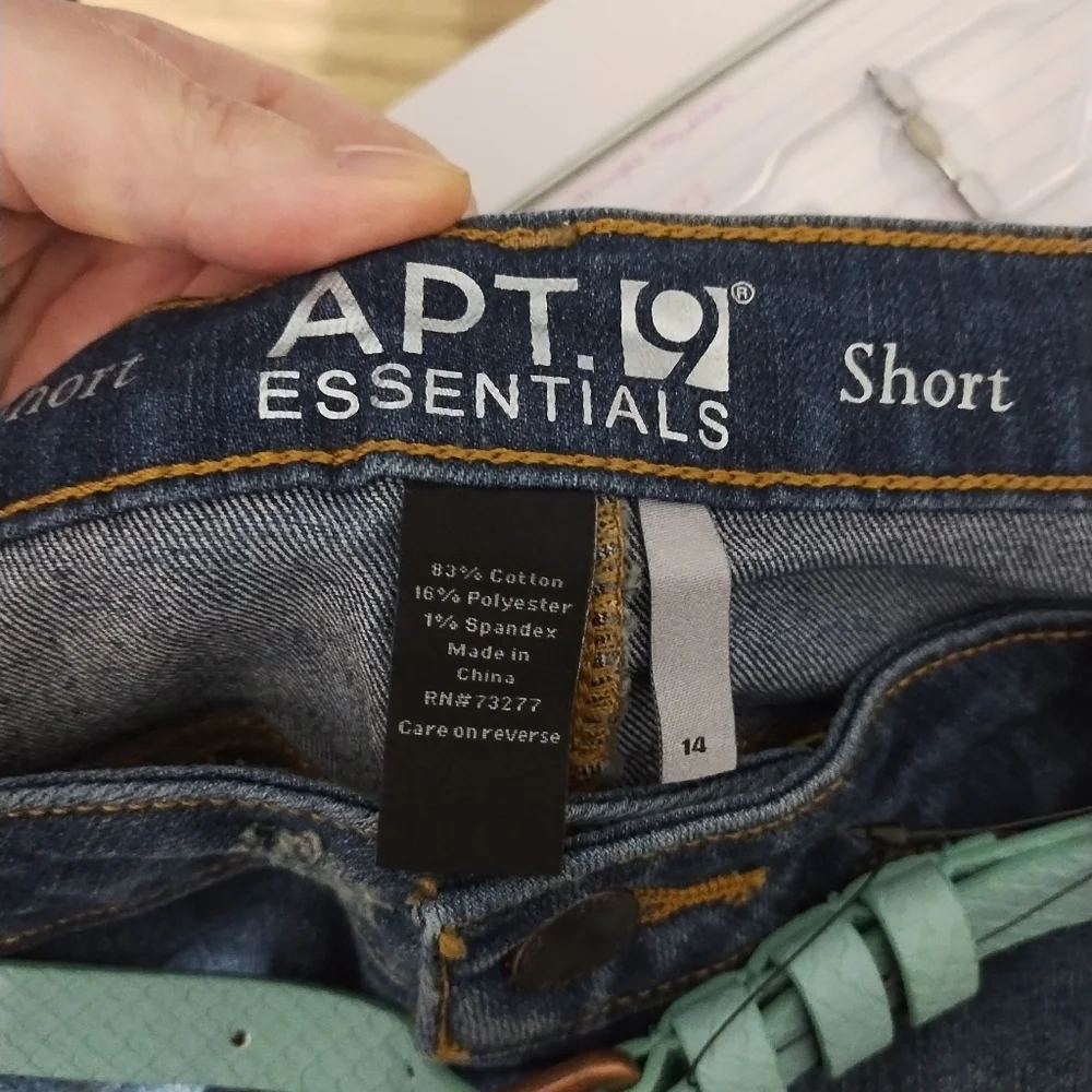 Apt. 9 manufactured whiskering